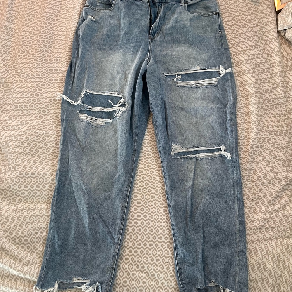 American Eagle Curvy Mom Jeans